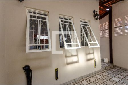 Casa à venda com 178m², 3 quartos e 2 vagas Casa à venda com 178m², 3 quartos e 2 vagasGaragem