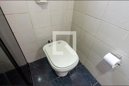 Casa à venda com 178m², 3 quartos e 2 vagas Casa à venda com 178m², 3 quartos e 2 vagasBanheiro