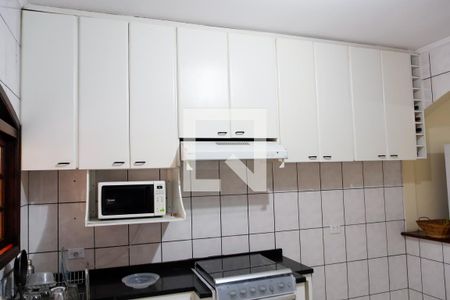 Casa à venda com 280m², 3 quartos e 2 vagas Casa à venda com 280m², 3 quartos e 2 vagascozinha