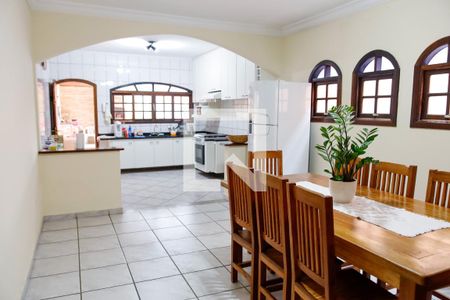 Casa à venda com 280m², 3 quartos e 2 vagas Casa à venda com 280m², 3 quartos e 2 vagasCopa