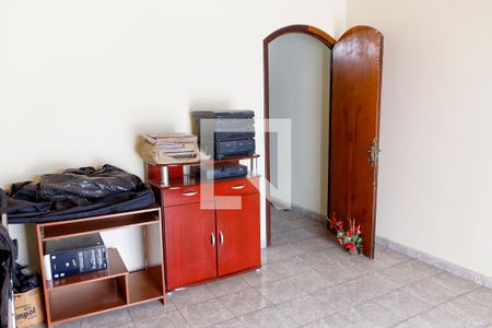 Casa à venda com 280m², 3 quartos e 2 vagas Casa à venda com 280m², 3 quartos e 2 vagasSala de TV