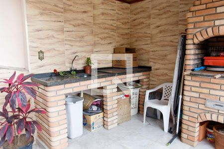 Casa à venda com 280m², 3 quartos e 2 vagas Casa à venda com 280m², 3 quartos e 2 vagasÁrea comum - Churrasqueira