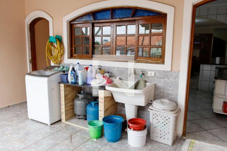 Casa à venda com 280m², 3 quartos e 2 vagas Casa à venda com 280m², 3 quartos e 2 vagasLavanderia