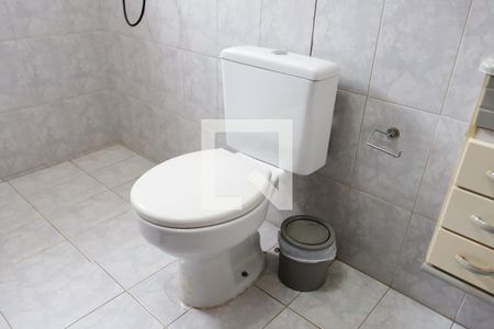 Casa à venda com 280m², 3 quartos e 2 vagas Casa à venda com 280m², 3 quartos e 2 vagasBanheiro da Suíte 2