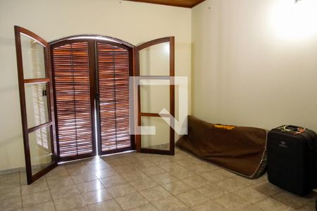Casa à venda com 280m², 3 quartos e 2 vagas Casa à venda com 280m², 3 quartos e 2 vagasSala de TV