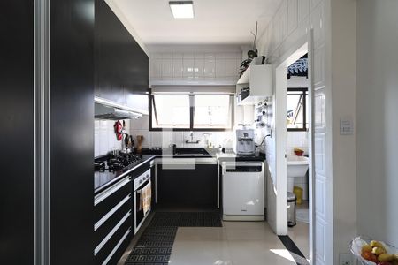 Apartamento à venda com 198m², 4 quartos e 4 vagasCozinha