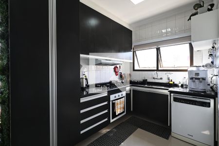 Apartamento à venda com 198m², 4 quartos e 4 vagasCozinha