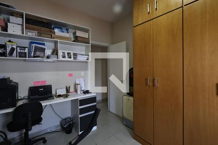 Apartamento à venda com 198m², 4 quartos e 4 vagasEscritório