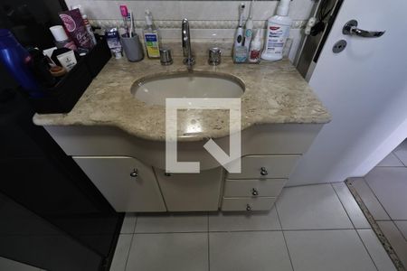 Apartamento à venda com 198m², 4 quartos e 4 vagasBanheiro da Suíte 2