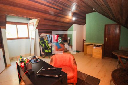 Casa de condomínio à venda com 111m², 3 quartos e 2 vagasSótão - escritório