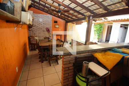 Casa de condomínio à venda com 111m², 3 quartos e 2 vagasVaranda