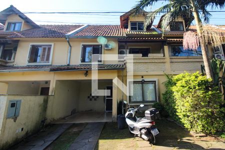 Casa de condomínio à venda com 111m², 3 quartos e 2 vagasFachada