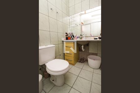 Casa de condomínio à venda com 111m², 3 quartos e 2 vagasBanheiro da Suíte