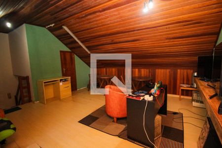 Casa de condomínio à venda com 111m², 3 quartos e 2 vagasSótão - escritório