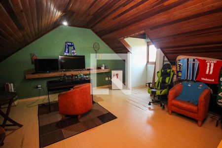 Casa de condomínio à venda com 111m², 3 quartos e 2 vagasSótão - escritório