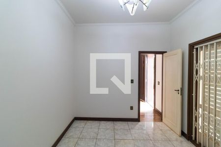 Casa à venda com 430m², 3 quartos e 4 vagas Casa à venda com 430m², 3 quartos e 4 vagasSala de TV