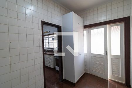 Casa à venda com 430m², 3 quartos e 4 vagas Casa à venda com 430m², 3 quartos e 4 vagasÁrea de Serviço