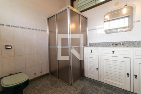 Casa à venda com 430m², 3 quartos e 4 vagas Casa à venda com 430m², 3 quartos e 4 vagasBanheiro da Suíte 01