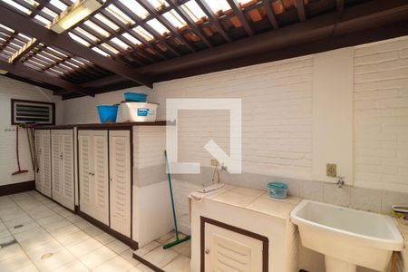 Casa à venda com 430m², 3 quartos e 4 vagas Casa à venda com 430m², 3 quartos e 4 vagasÁrea de Serviço