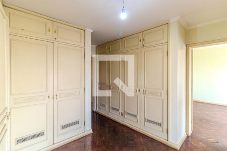Apartamento à venda com 242m², 3 quartos e 2 vagasCloset da Suíte