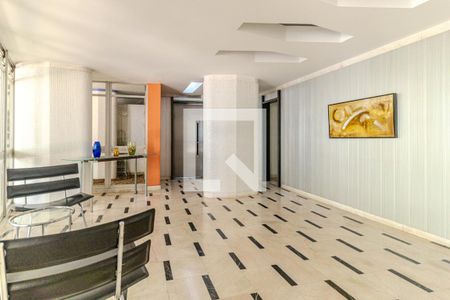 Apartamento à venda com 242m², 3 quartos e 2 vagasHall Social