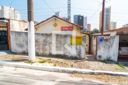 Casa à venda com 140m², 2 quartos e 1 vaga Casa à venda com 140m², 2 quartos e 1 vagaFachada