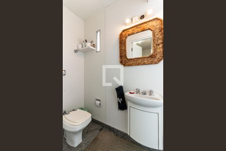 Apartamento à venda com 623m², 3 quartos e 6 vagasBanheiro de Serviço