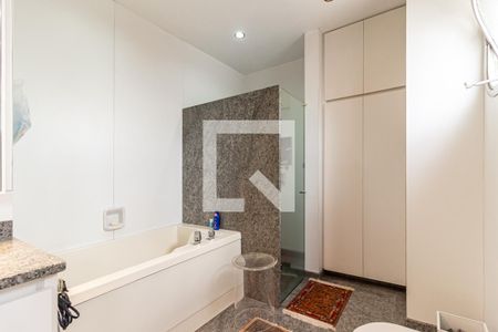 Apartamento à venda com 623m², 3 quartos e 6 vagasSuíte 1 - Banheiro 1