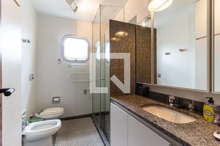 Apartamento à venda com 623m², 3 quartos e 6 vagasSuíte 1 - Banheiro 2