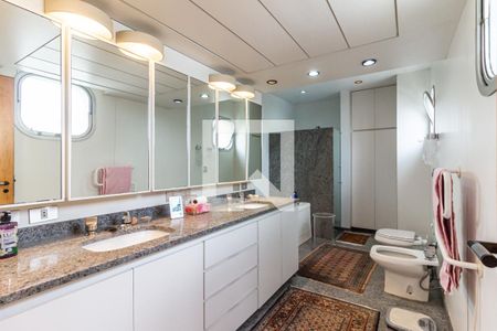 Apartamento à venda com 623m², 3 quartos e 6 vagasSuíte 1 - Banheiro 1