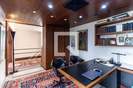 Apartamento à venda com 623m², 3 quartos e 6 vagasEscritório