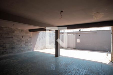 Casa à venda com 280m², 4 quartos e 4 vagasGaragem