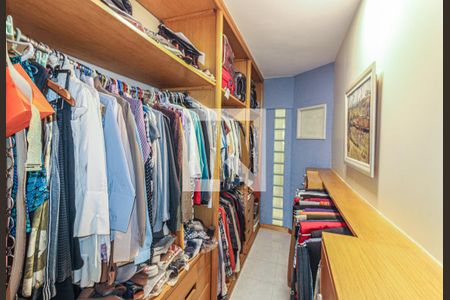 Apartamento à venda com 205m², 3 quartos e 2 vagasSuíte - Closet
