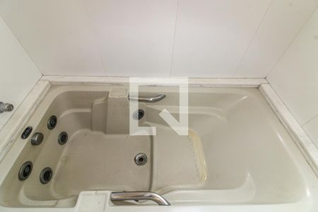 Apartamento à venda com 205m², 3 quartos e 2 vagasSuíte - Banheiro