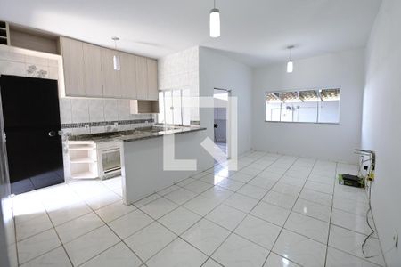 Sala de casa para alugar com 2 quartos, 75m² em Residencial Carla Cristina, Goiânia