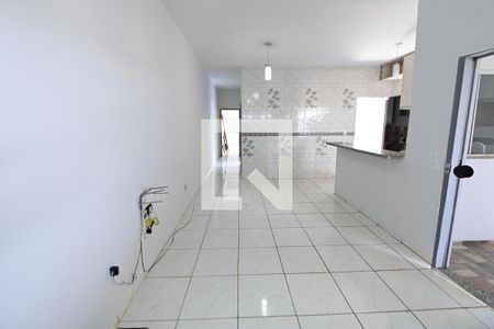 Sala de casa para alugar com 2 quartos, 75m² em Residencial Carla Cristina, Goiânia