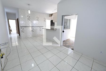 Sala de casa para alugar com 2 quartos, 75m² em Residencial Carla Cristina, Goiânia