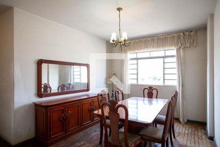 Sala de apartamento à venda com 3 quartos, 90m² em Santa Efigênia, Belo Horizonte