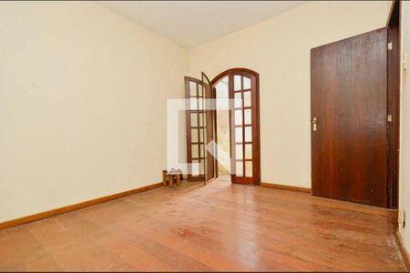 Casa à venda com 150m², 3 quartos e 2 vagasSuíte