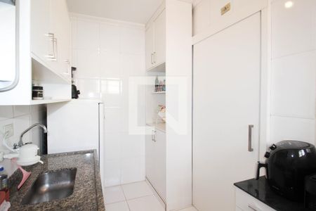 Cozinha de apartamento para alugar com 1 quarto, 32m² em Indianópolis, São Paulo