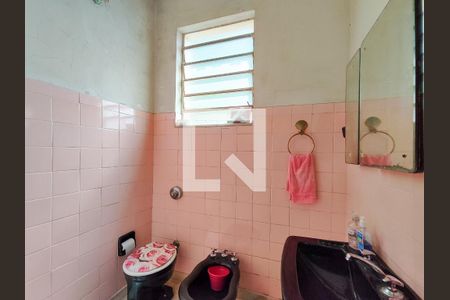 Casa à venda com 300m², 4 quartos e 4 vagasBanheiro 1