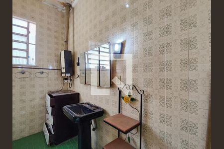 Casa à venda com 300m², 4 quartos e 4 vagasBanheiro 2