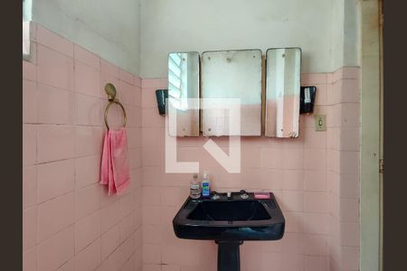 Casa à venda com 300m², 4 quartos e 4 vagasBanheiro 1