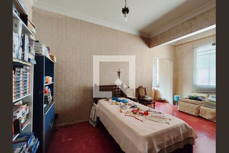 Casa à venda com 300m², 4 quartos e 4 vagasSuíte