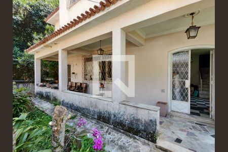 Casa à venda com 300m², 4 quartos e 4 vagasEntrada