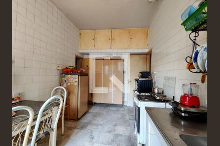 Casa à venda com 300m², 4 quartos e 4 vagasCozinha