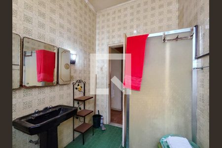 Casa à venda com 300m², 4 quartos e 4 vagasBanheiro 2