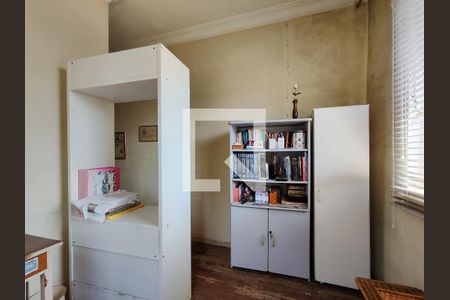 Casa à venda com 300m², 4 quartos e 4 vagasEscritório