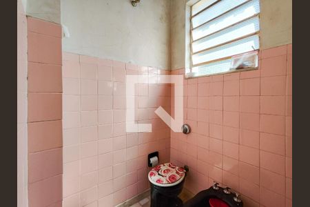 Casa à venda com 300m², 4 quartos e 4 vagasBanheiro 1