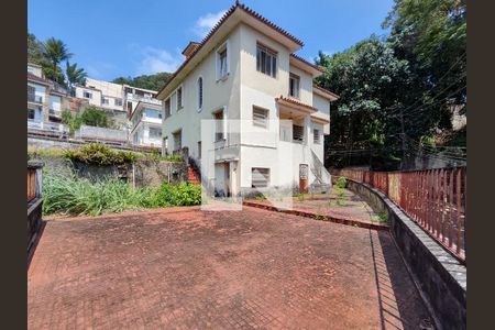 Casa à venda com 300m², 4 quartos e 4 vagasQuintal